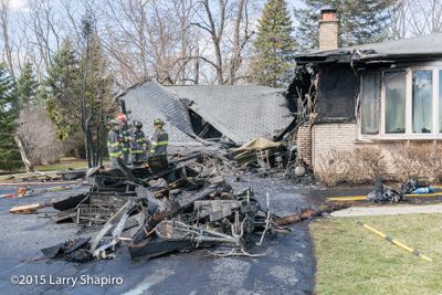 Wauconda Fire District house fire at 28036 N Lakeview Circle McHenry IL Larry shapiro photographer shapirophotography.net